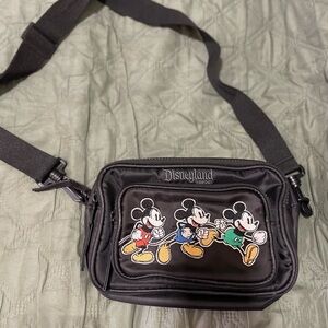 Disneyland Parks Mickey Mouse Running Crossbody Waist Bag Fanny Pack Convertible